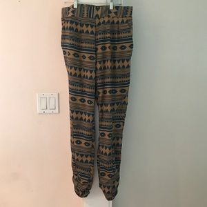 Ali & Kris pattern cropped pants